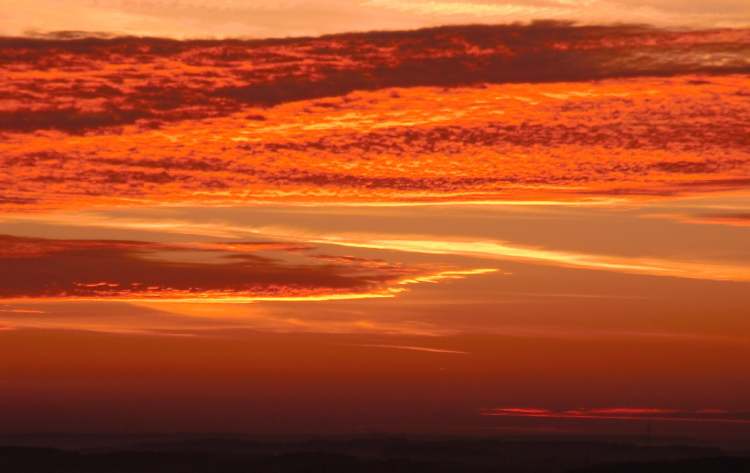 Sonnenaufgangshimmel (Bitte hier klicken um dieses Bild in seiner vollen Größe zu betrachten)