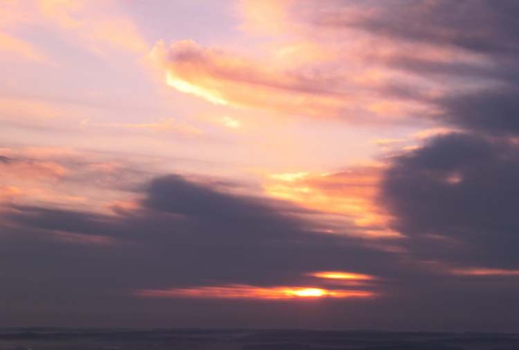 beschwingter Sonnenaufgang (Bitte hier klicken um dieses Bild in seiner vollen Größe zu betrachten)