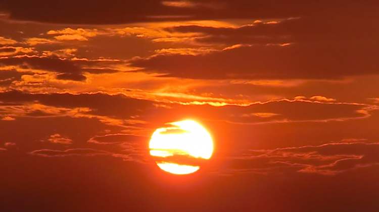 Abendstimmung untergehende Sonne (Bitte hier klicken um dieses Bild in seiner vollen Größe zu betrachten)