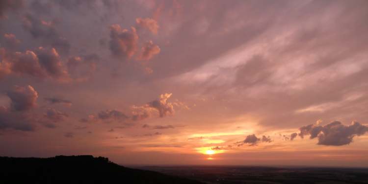 Abendwolken bei Sonnenuntergang (Bitte hier klicken um dieses Bild in seiner vollen Größe zu betrachten)