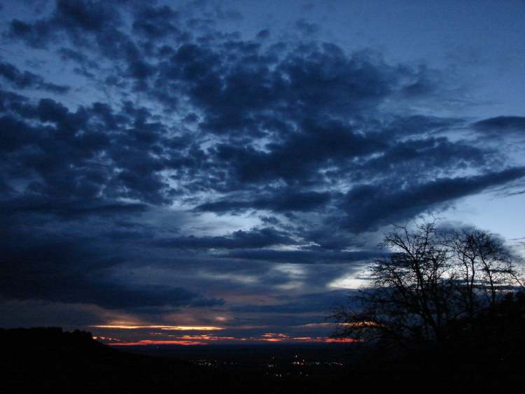 Sonnenuntergang spät abends (Bitte hier klicken um dieses Bild in seiner vollen Größe zu betrachten)