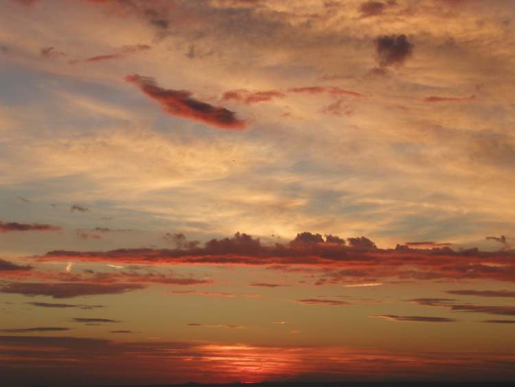 ein Sonnenuntergang wie von Dante gemalt (Bitte hier klicken um dieses Bild in seiner vollen Größe zu betrachten)