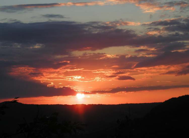 Abendhimmel in rot (Bitte hier klicken um dieses Bild in seiner vollen Größe zu betrachten)