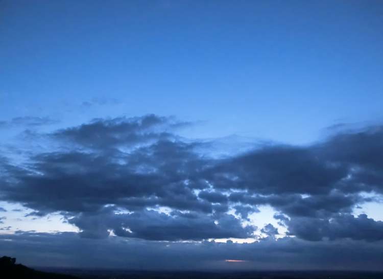 nach dem Sonnenuntergang am Abend (Bitte hier klicken um dieses Bild in seiner vollen Größe zu betrachten)