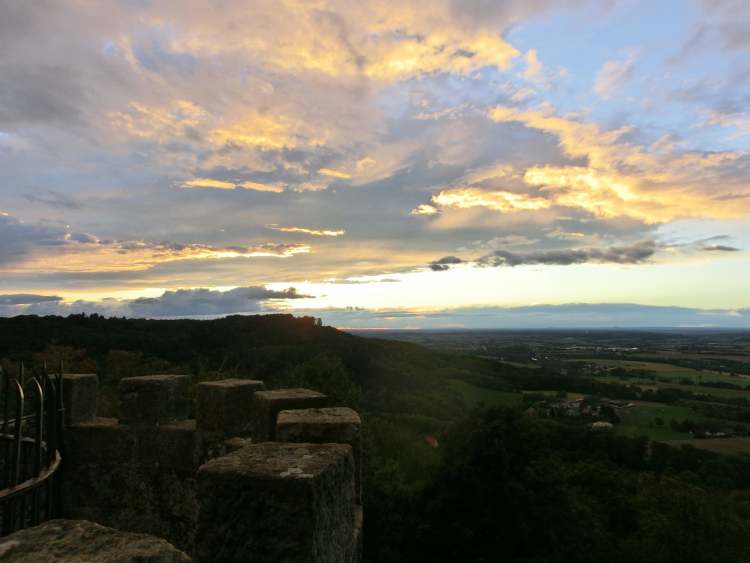 Sonnenuntergang mit Abendhimmel (Waldenburg Bastei) (Bitte hier klicken um dieses Bild in seiner vollen Größe zu betrachten)