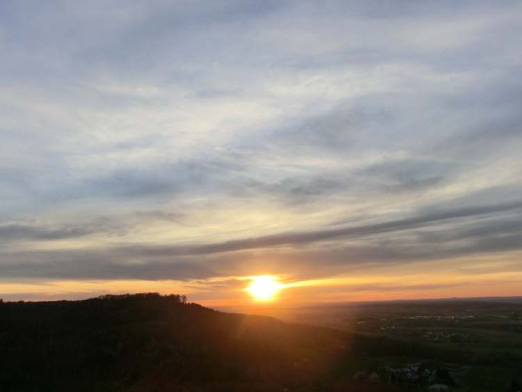 Sonnenuntergang mit Abendhimmel (Bitte hier klicken um dieses Bild in seiner vollen Größe zu betrachten)