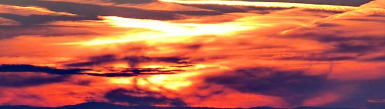 Sonnenuntergang mit Wolkenbrühe (Bitte hier klicken um dieses Bild in seiner vollen Größe zu betrachten)