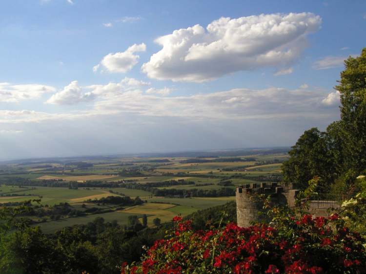 Waldenburg Bastei und die Hohenloher Ebene (Bitte hier klicken um dieses Bild in seiner vollen Größe zu betrachten)