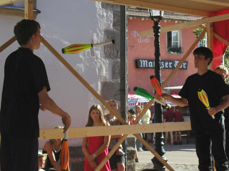 zwei Meisterjongleure in Waldenburg (Bitte hier klicken um dieses Bild in seiner vollen Größe zu betrachten)