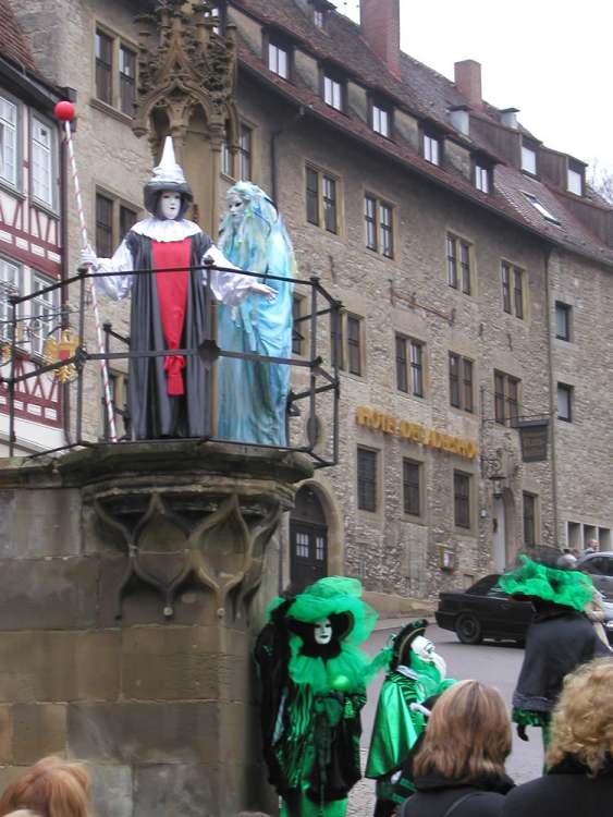 Schwäbisch Hall-Haller Venezia Langhut am Markt (Bitte hier klicken um dieses Bild in seiner vollen Größe zu betrachten)