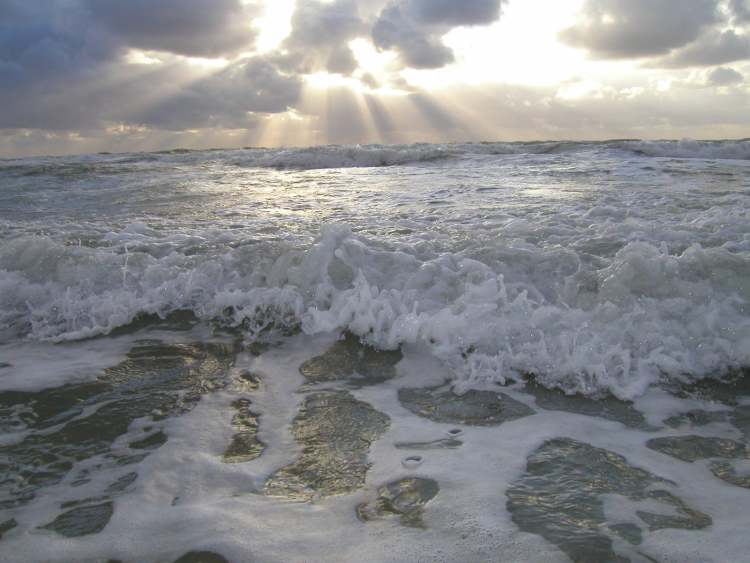das tosende Meer (Bitte hier klicken um dieses Bild in seiner vollen Größe zu betrachten)