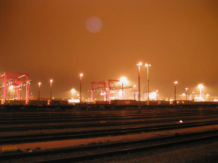 Hamburg Petroleumhafen bei Nacht (Bitte hier klicken um dieses Bild in seiner vollen Größe zu betrachten)