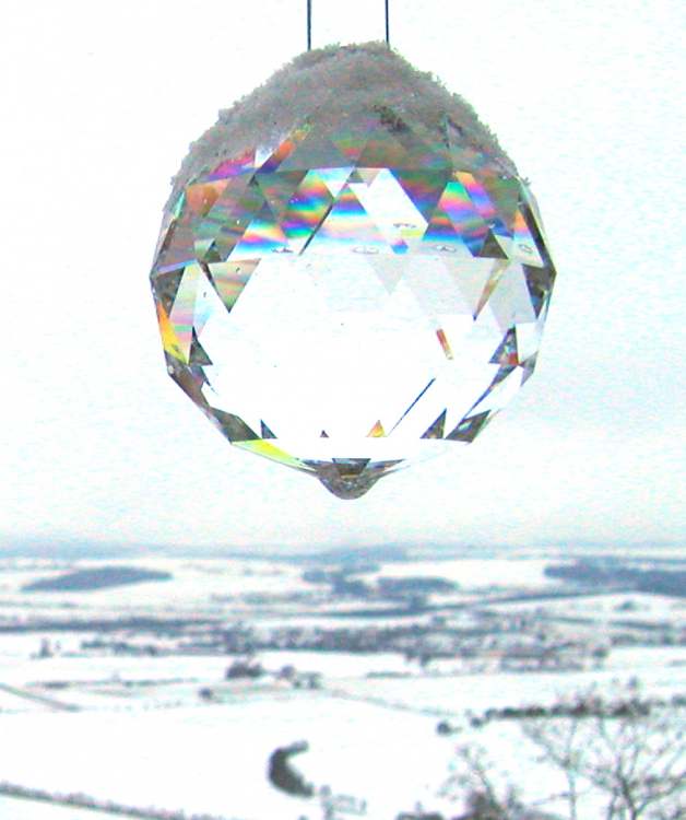 Kristallkugel mit Schnee (Bitte hier klicken um dieses Bild in seiner vollen Größe zu betrachten)