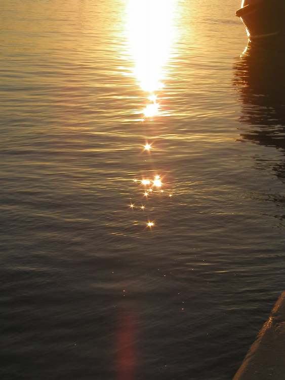 im Hafen Abendlicht (Bitte hier klicken um dieses Bild in seiner vollen Größe zu betrachten)