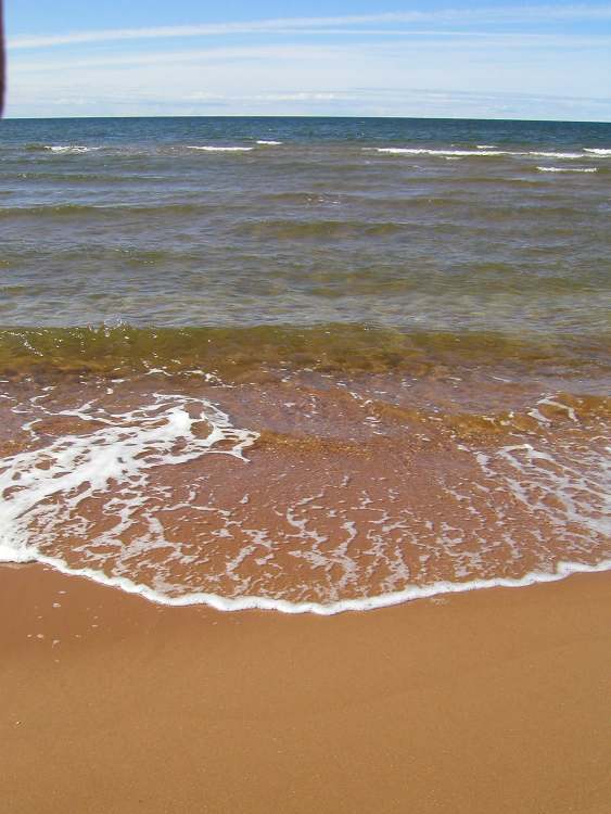 flacher Sandstrand (Bitte hier klicken um dieses Bild in seiner vollen Größe zu betrachten)