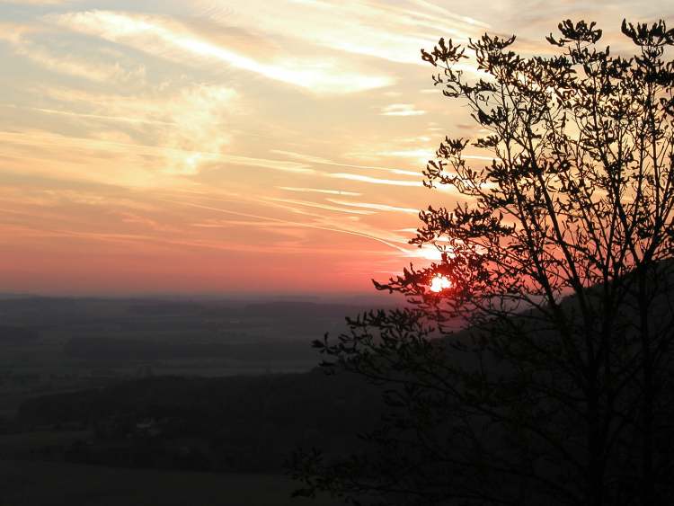 Sonnenaufgang von Waldenburg aus betrachtet (Bitte hier klicken um dieses Bild in seiner vollen Größe zu betrachten)