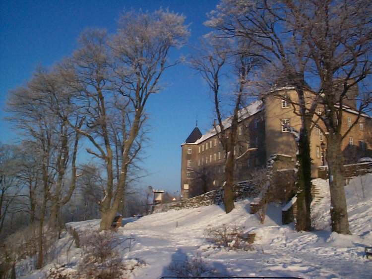 Waldenburg Schloss - Ansicht von Bastei (Bitte hier klicken um dieses Bild in seiner vollen Größe zu betrachten)