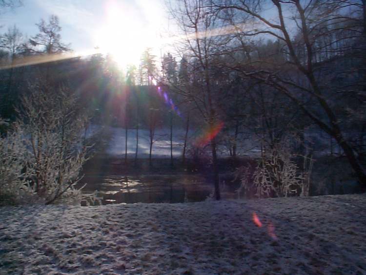 Winterabend am Fluß (Bitte hier klicken um dieses Bild in seiner vollen Größe zu betrachten)