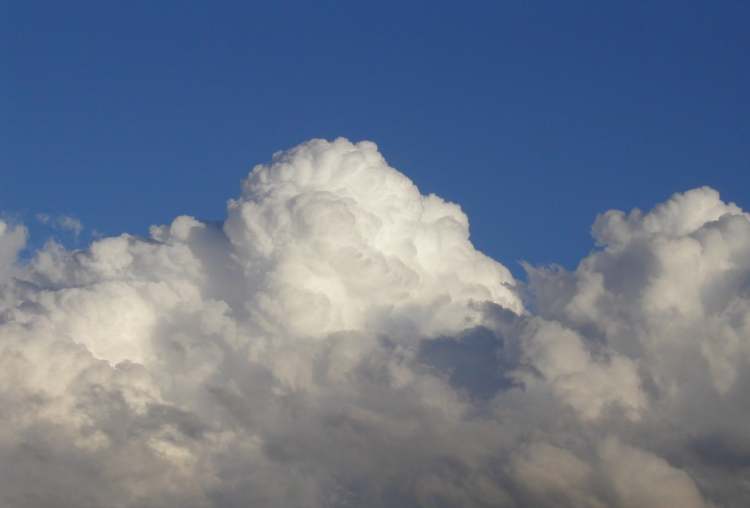 Wolken (Bitte hier klicken um dieses Bild in seiner vollen Größe zu betrachten)