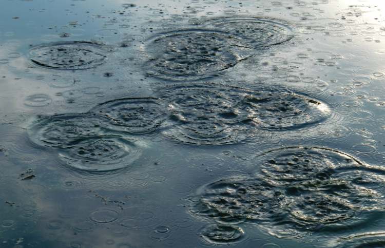 wasser reagiert auf die Welt (Bitte hier klicken um dieses Bild in seiner vollen Größe zu betrachten)