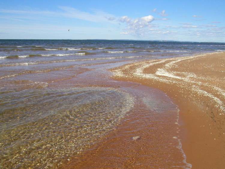 Strand in Wellenform (Bitte hier klicken um dieses Bild in seiner vollen Größe zu betrachten)